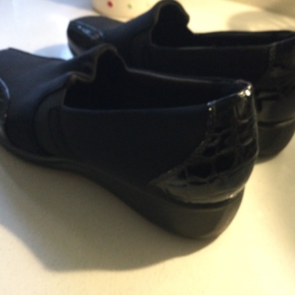 NWOT Beautiful Clark’s Loafers - Picture 5 of 9